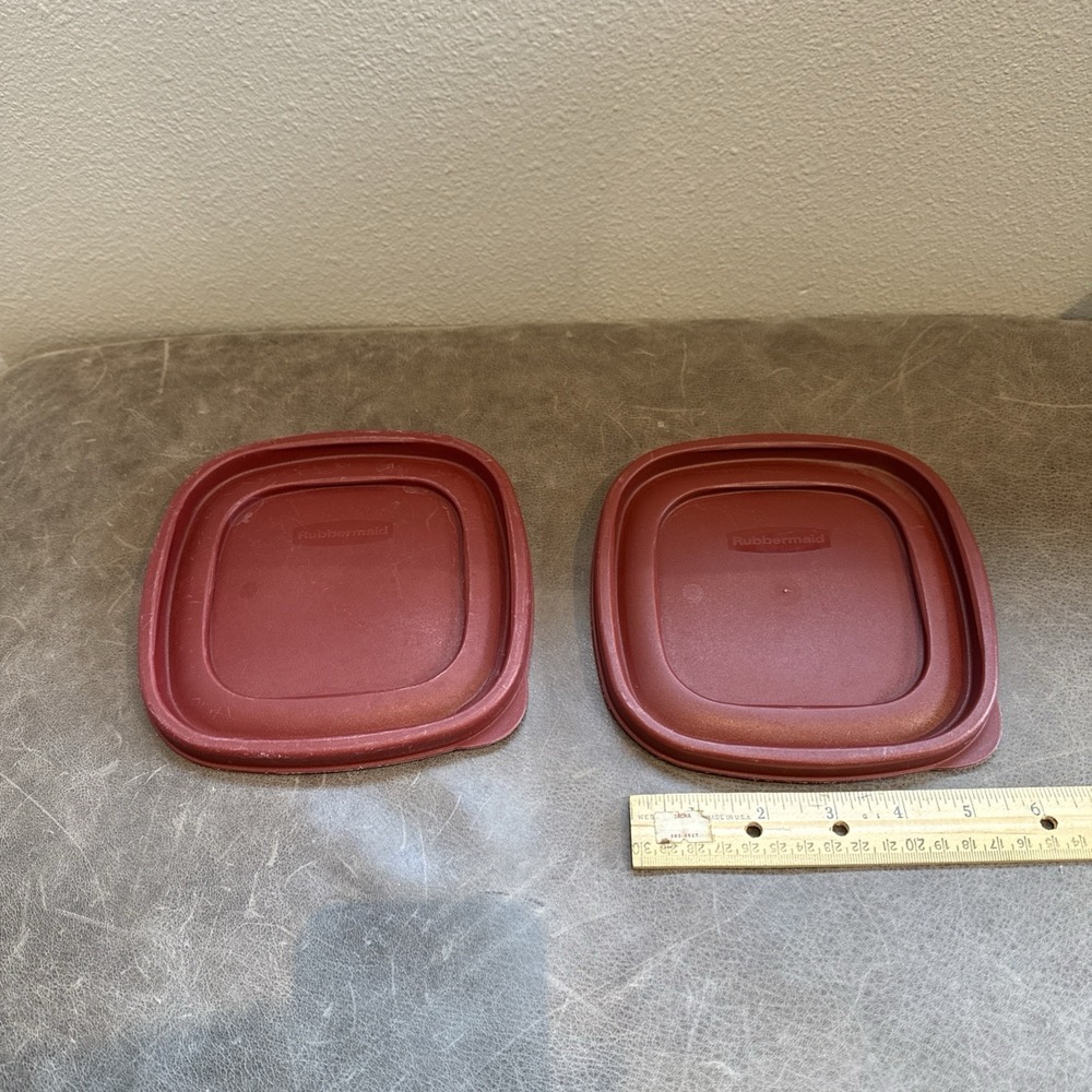 2 RUBBERMAID 7J64 Easy Find Burgundy Square Cover 6-1/2" Replacement LID ONLY